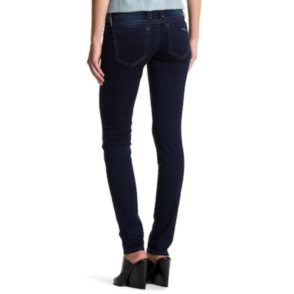 Rock revival skinny Jeneil